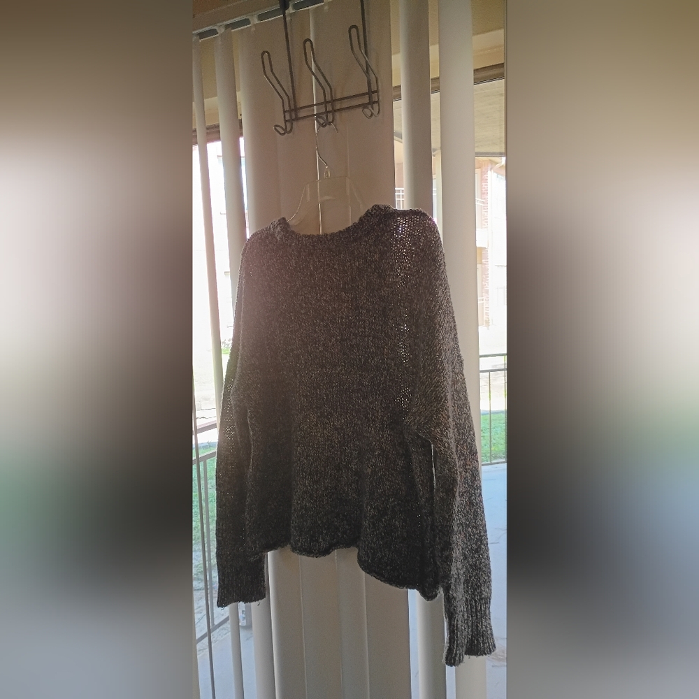 Super Soft Long Sleeve Knit Universal Thread Sweater Woman's Pullover EUC Large - Picture 11 of 12